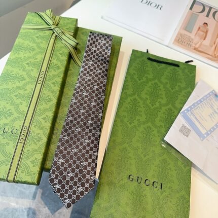 Gucci silk tie