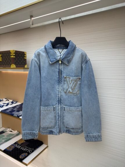 LOUIS VUITTON adhesive letter denim jacket