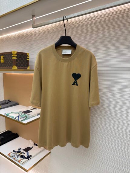 Ami Paris Heart-Embroidered Short-Sleeve Tee