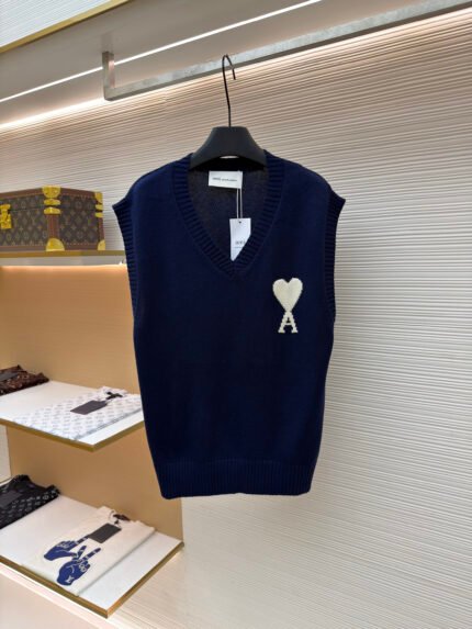 Ami Paris Heart-Jacquard Knit Vest