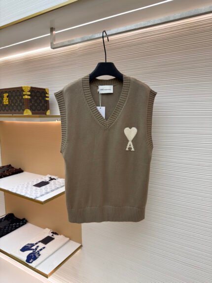 Ami Paris Heart-Jacquard Knit Vest