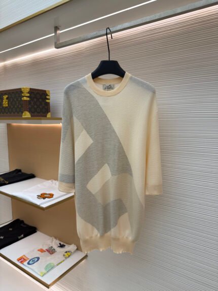 Hermès Paris logo-jacquard short-sleeved sweater