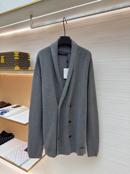 LOUIS VUITTON Double-Breasted Solid-Color Cardigan Sweater