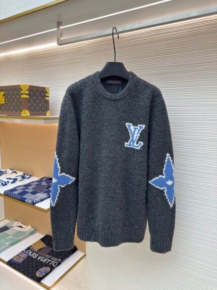 LOUIS VUITTON Ski-Themed Clover Sweater