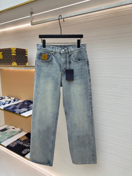 LOUIS VUITTON Embroidered Logo Skate Jeans