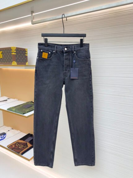LOUIS VUITTON Embroidered Logo Skate Jeans